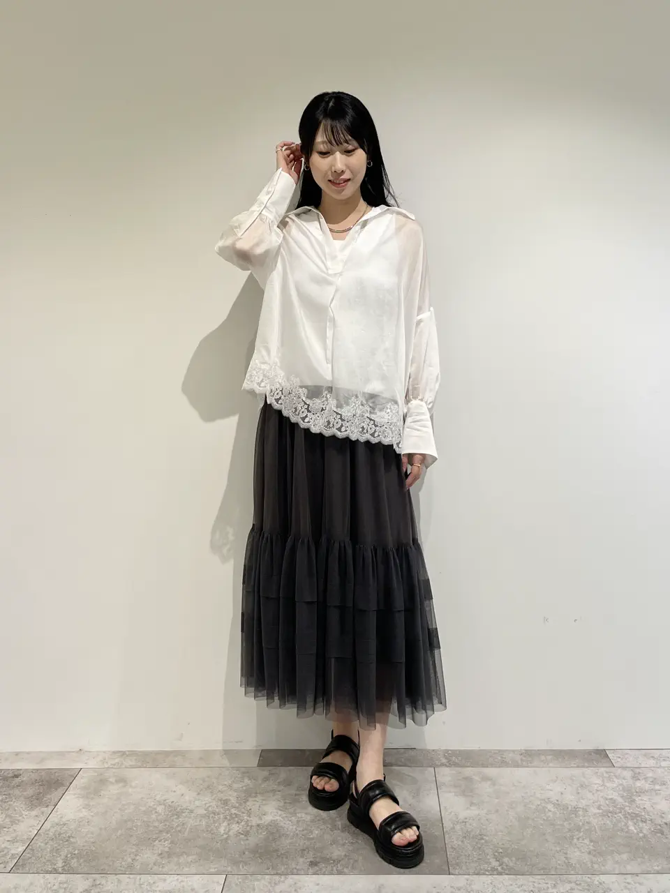 GRACE CONTINENTAL 端場 わかな コーディネート画像