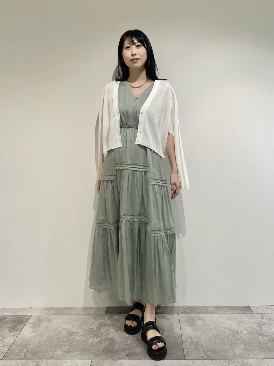 GRACE CONTINENTAL 端場 わかな コーディネート画像