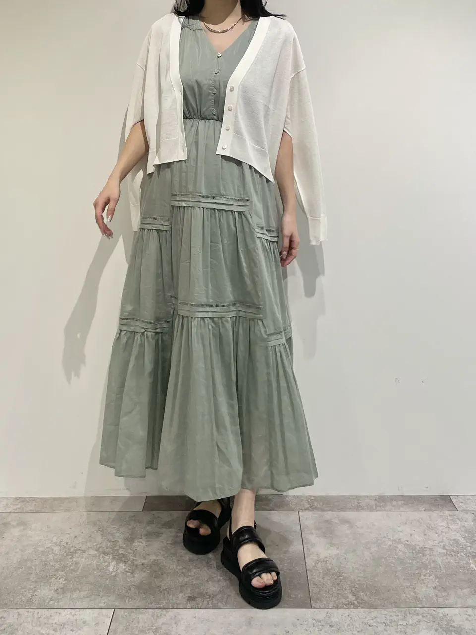 GRACE CONTINENTAL 端場 わかな コーディネート画像