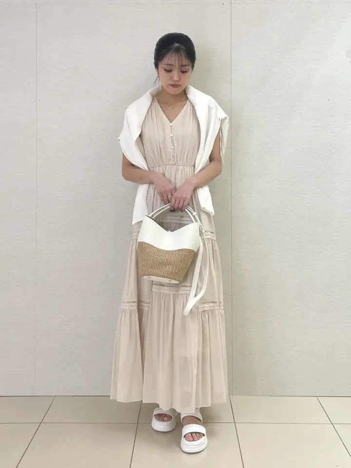 GRACE CONTINENTAL yoshi コーディネート画像