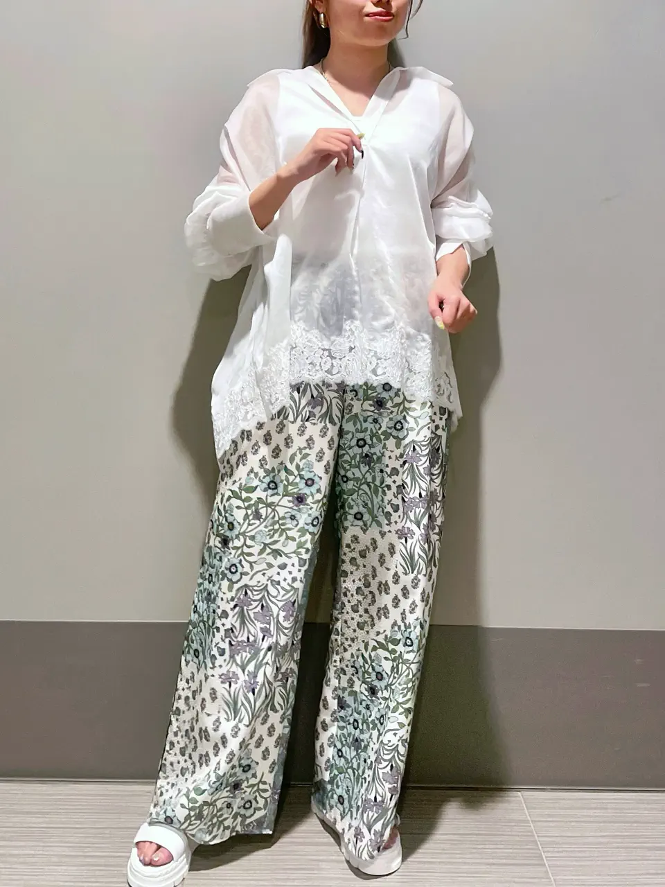 GRACE CONTINENTAL 細川　もなみ コーディネート画像