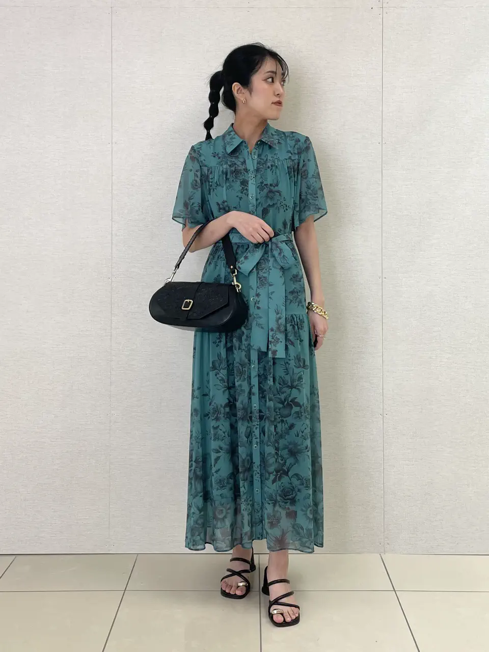  yoshi コーディネート画像