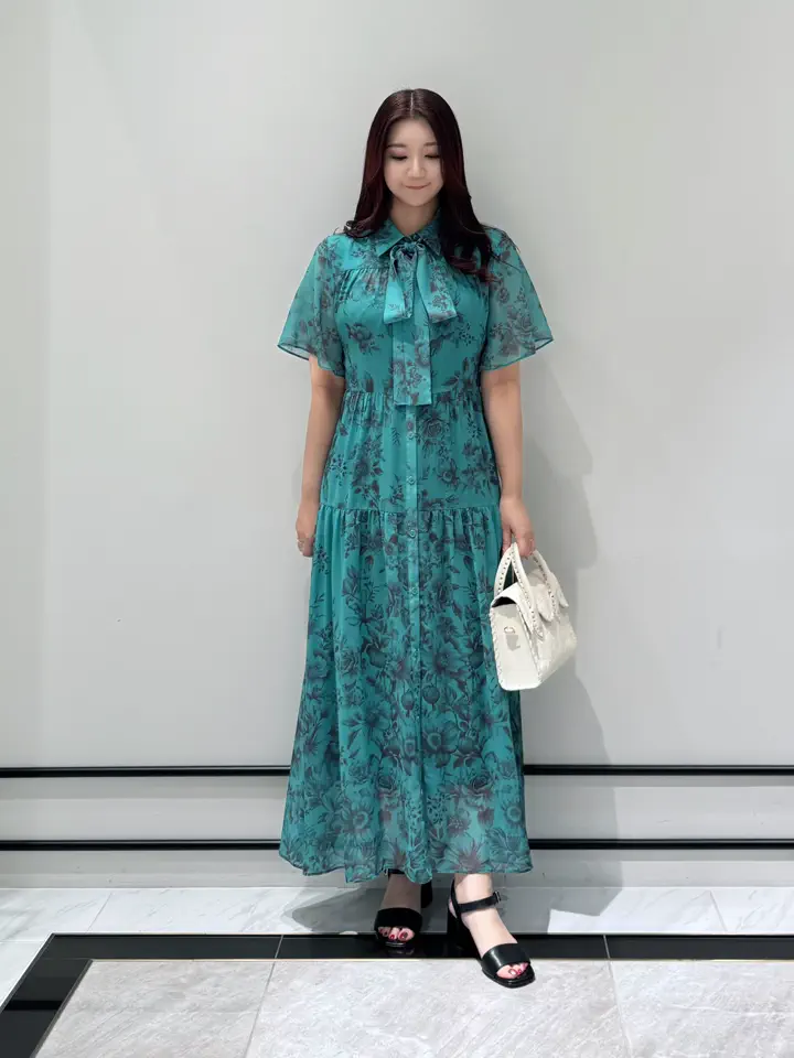 GRACE CONTINENTAL MOMOKO コーディネート画像