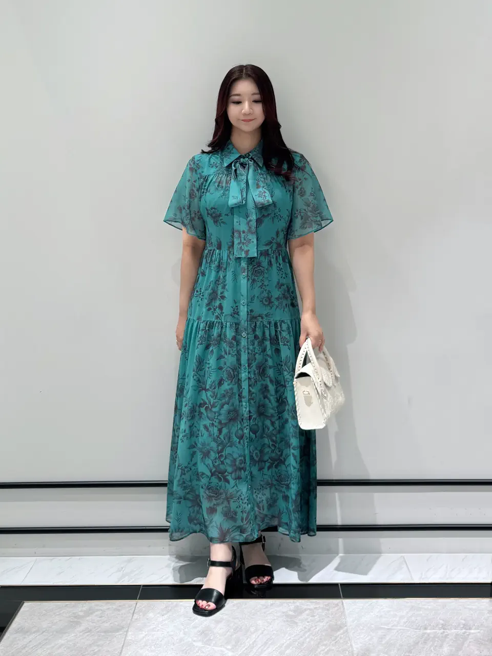 GRACE CONTINENTAL MOMOKO コーディネート画像