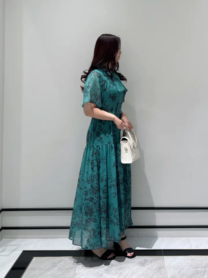 GRACE CONTINENTAL MOMOKO コーディネート画像