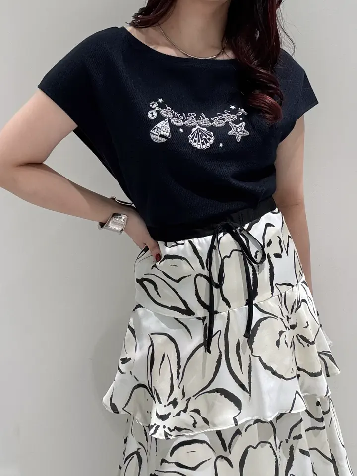 GRACE CONTINENTAL MOMOKO コーディネート画像