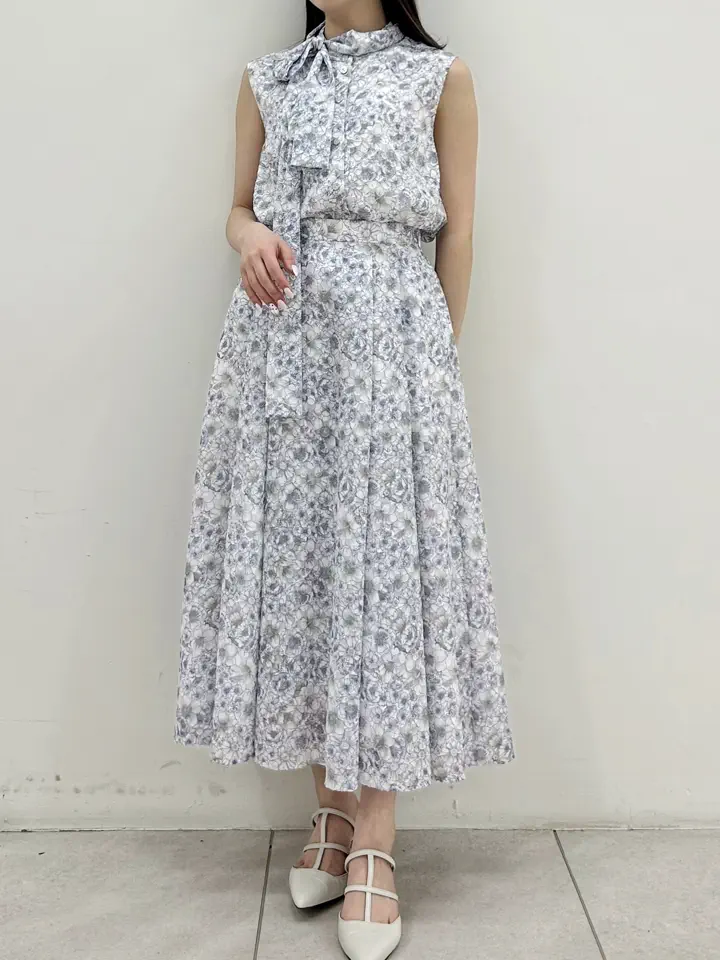 GRACE CONTINENTAL Miu Akamatsu コーディネート画像