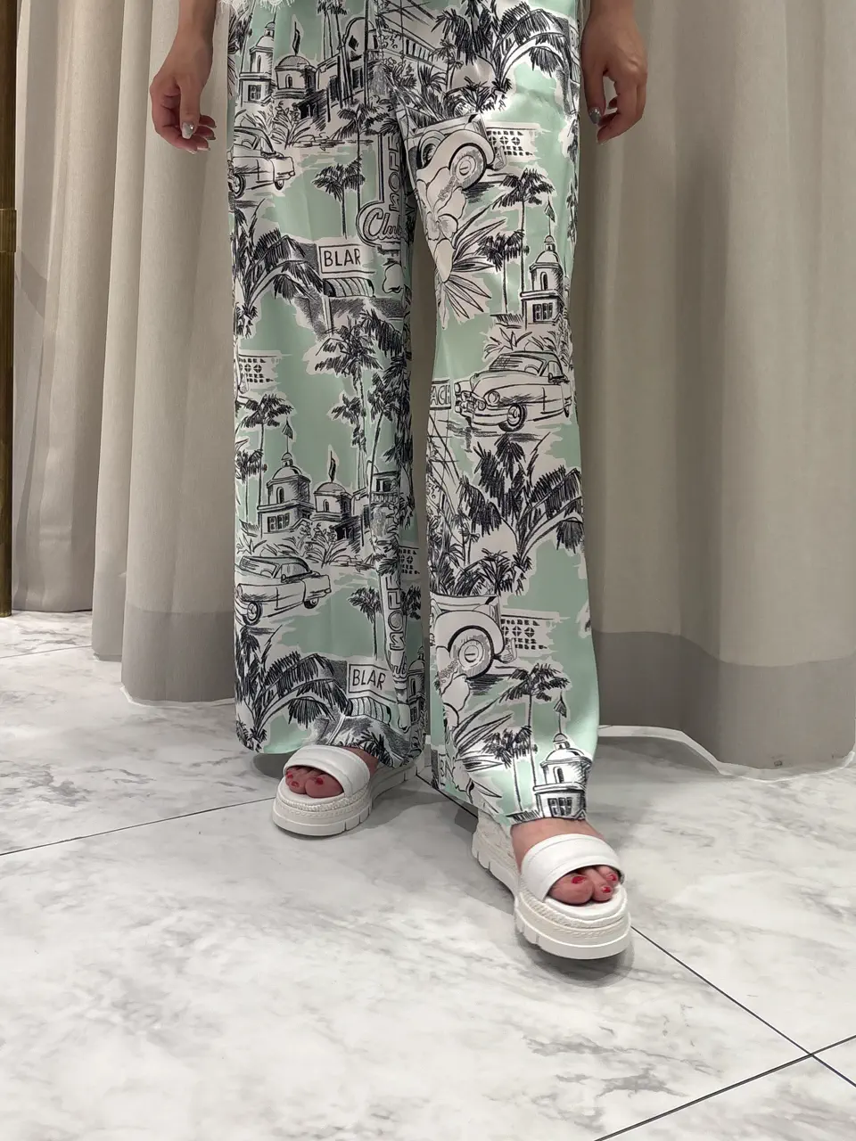 GRACE CONTINENTAL Izumi コーディネート画像