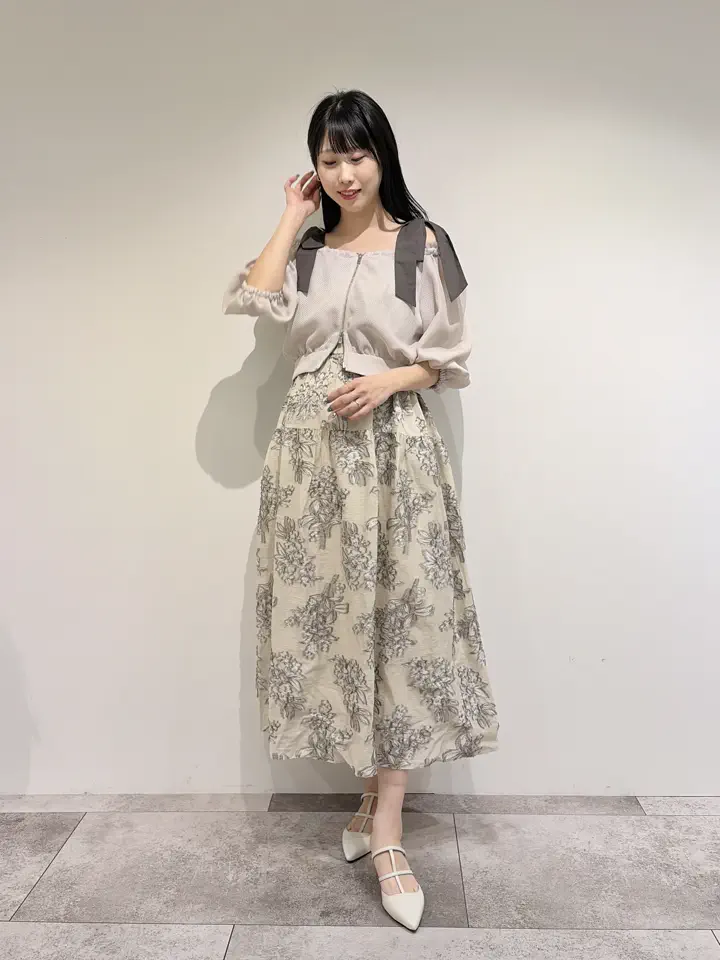 GRACE CONTINENTAL 端場 わかな コーディネート画像