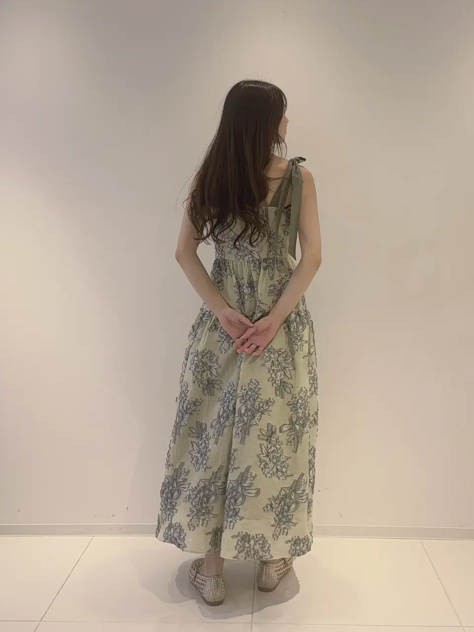 GRACE CONTINENTAL Hikaru Okada コーディネート画像