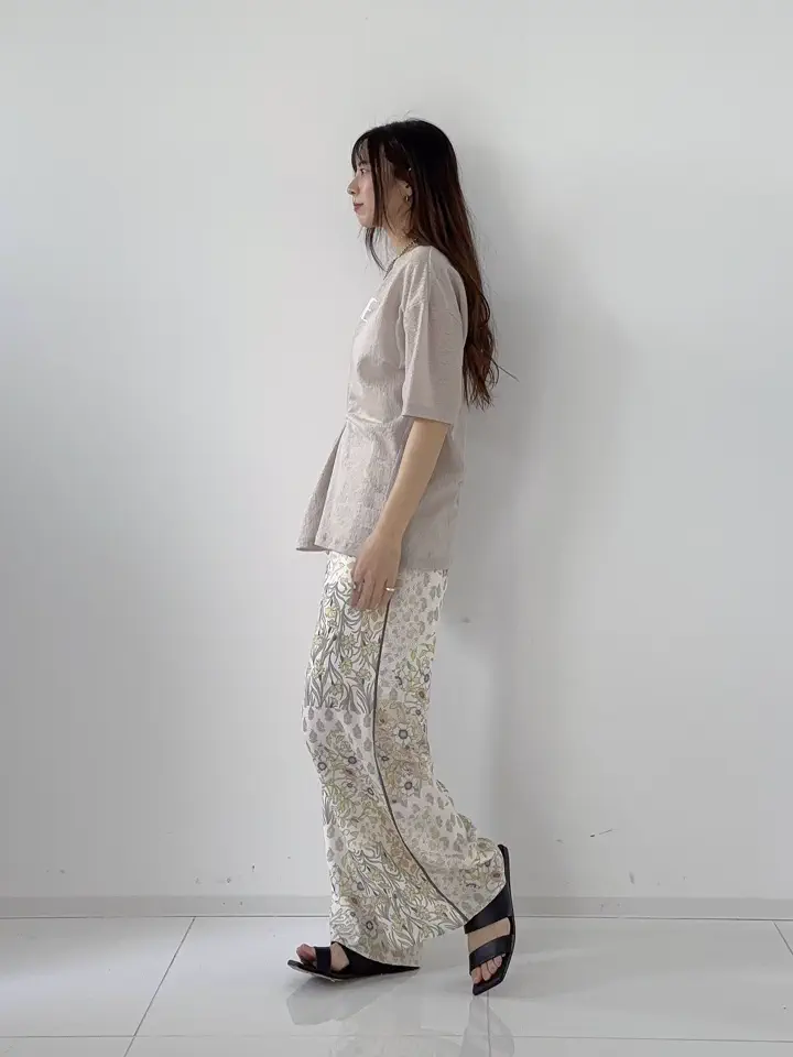 GRACE CONTINENTAL Hikaru Okada コーディネート画像