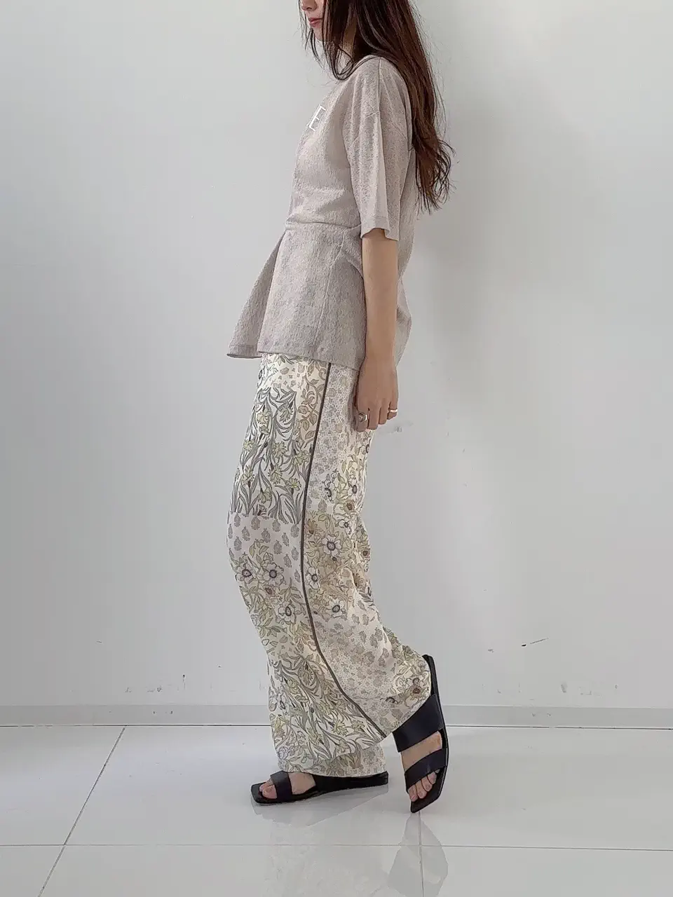 GRACE CONTINENTAL Hikaru Okada コーディネート画像
