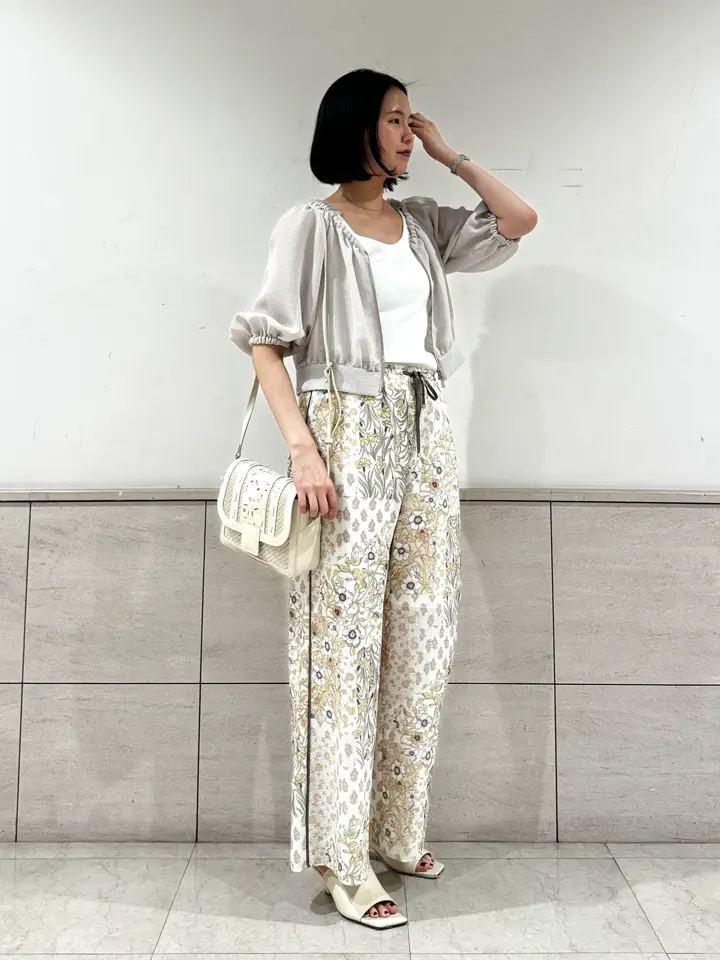 GRACE CONTINENTAL 伊藤　静華 コーディネート画像