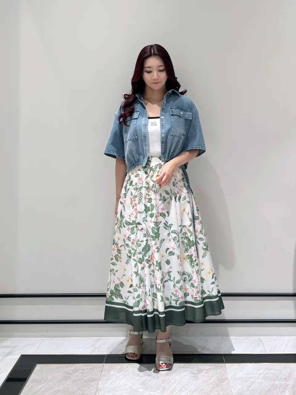  MOMOKO コーディネート画像