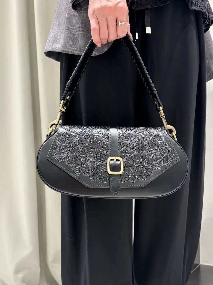 GRACE CONTINENTAL 亀田 未希 コーディネート画像