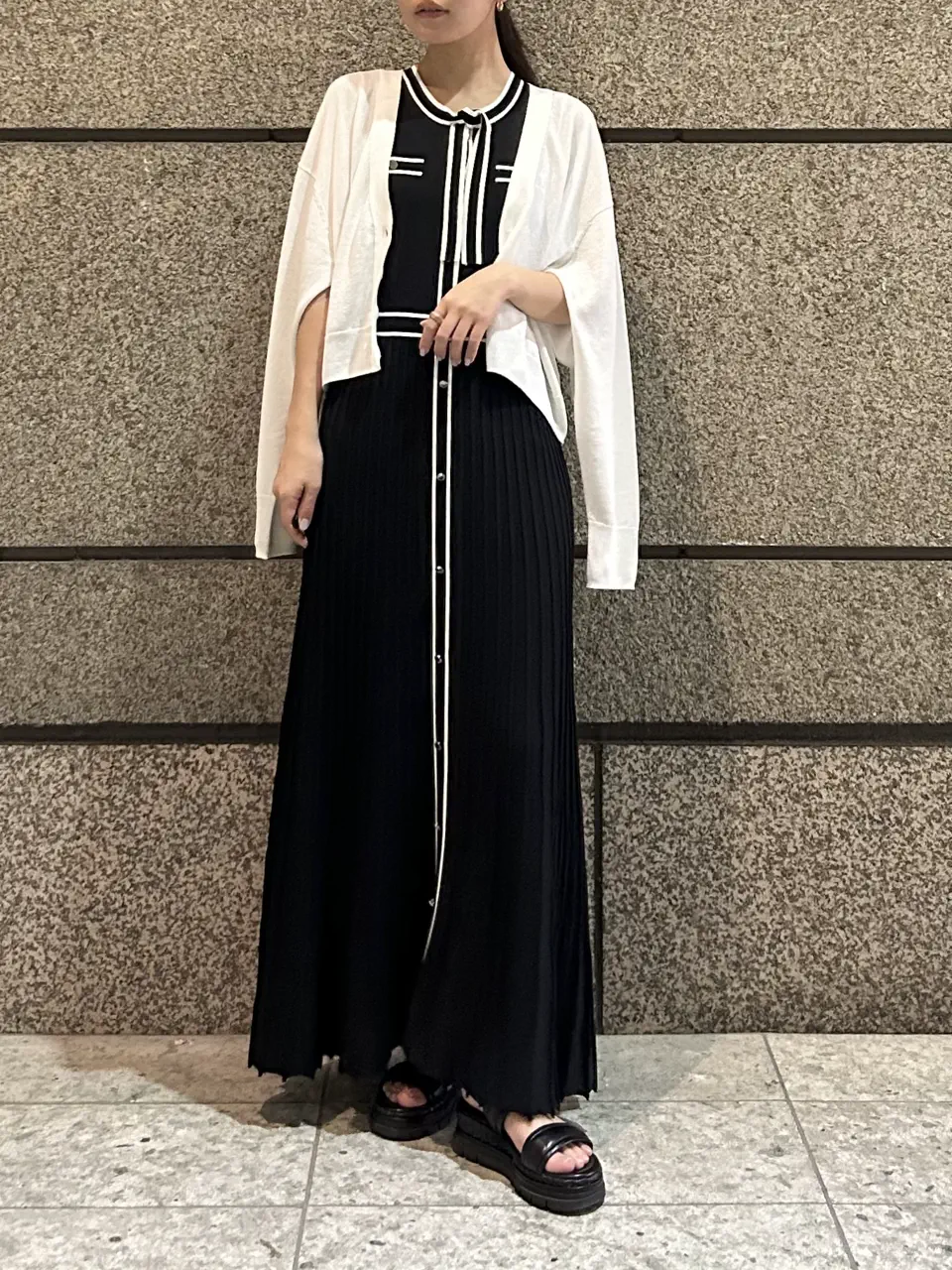  ERINA KATO コーディネート画像