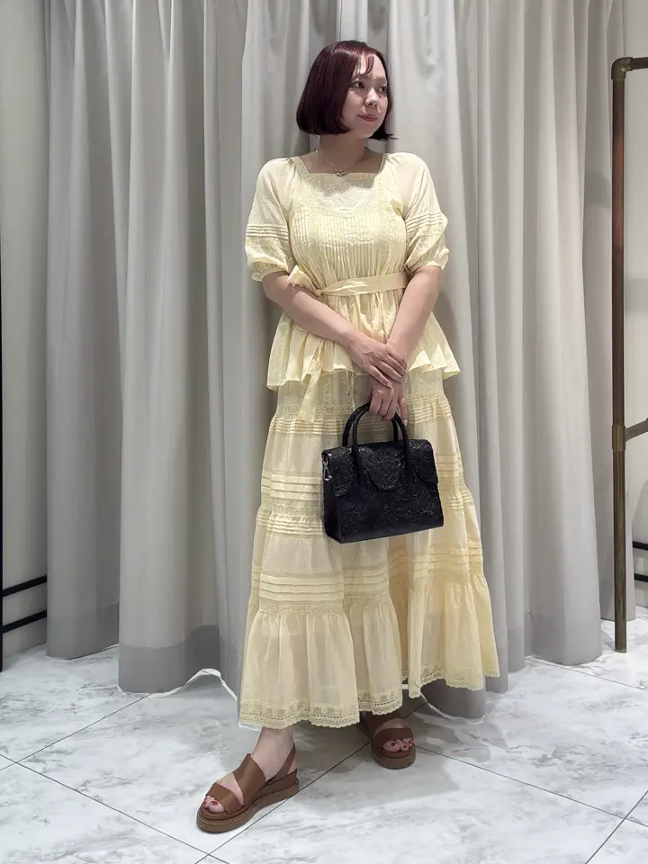 GRACE CONTINENTAL Izumi コーディネート画像