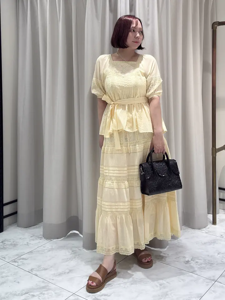 GRACE CONTINENTAL Izumi コーディネート画像