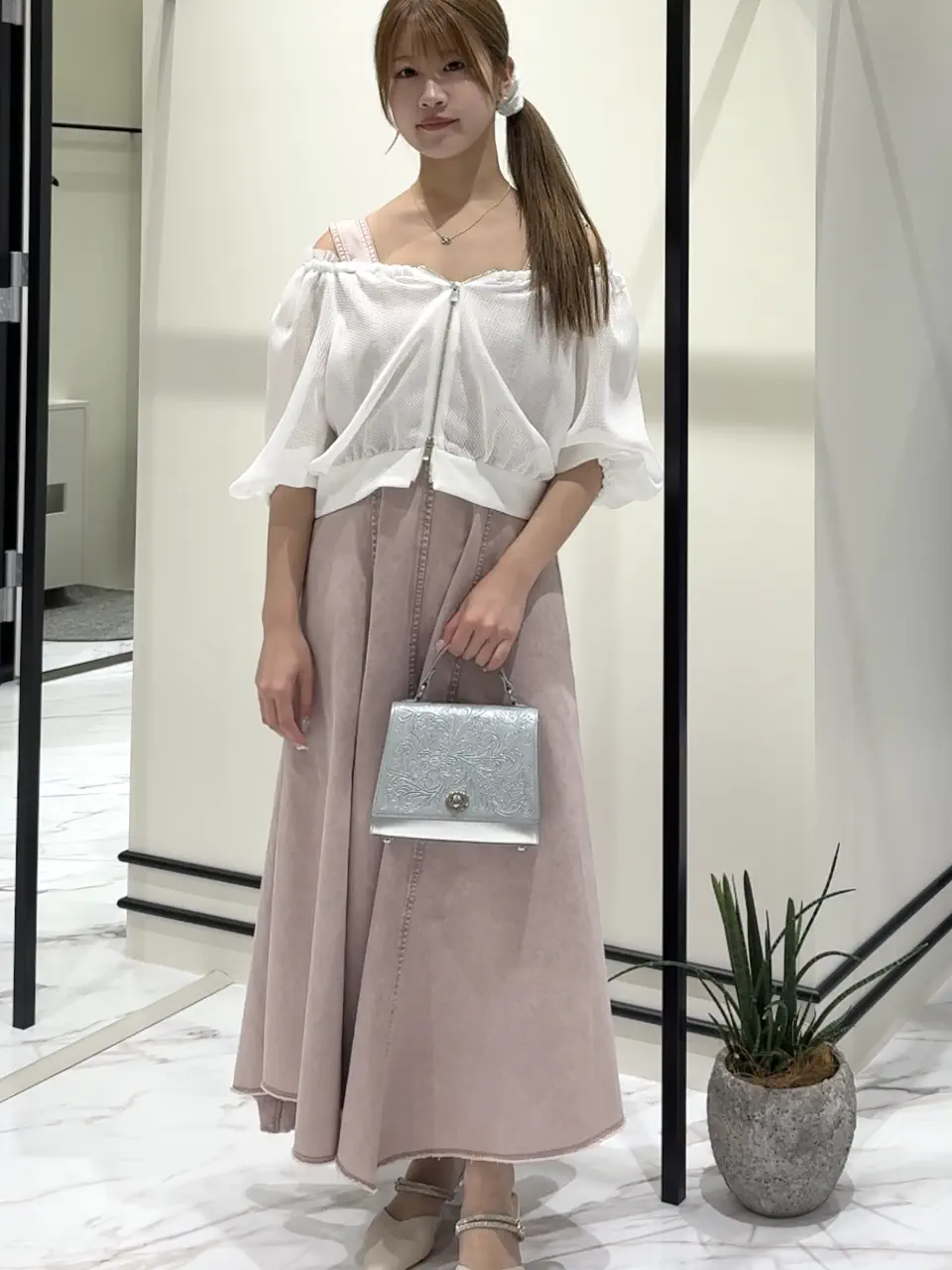 GRACE CONTINENTAL s.kondo コーディネート画像