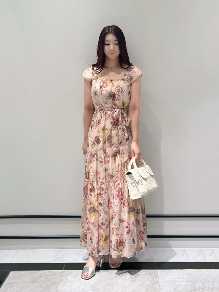 GRACE CONTINENTAL MOMOKO コーディネート画像