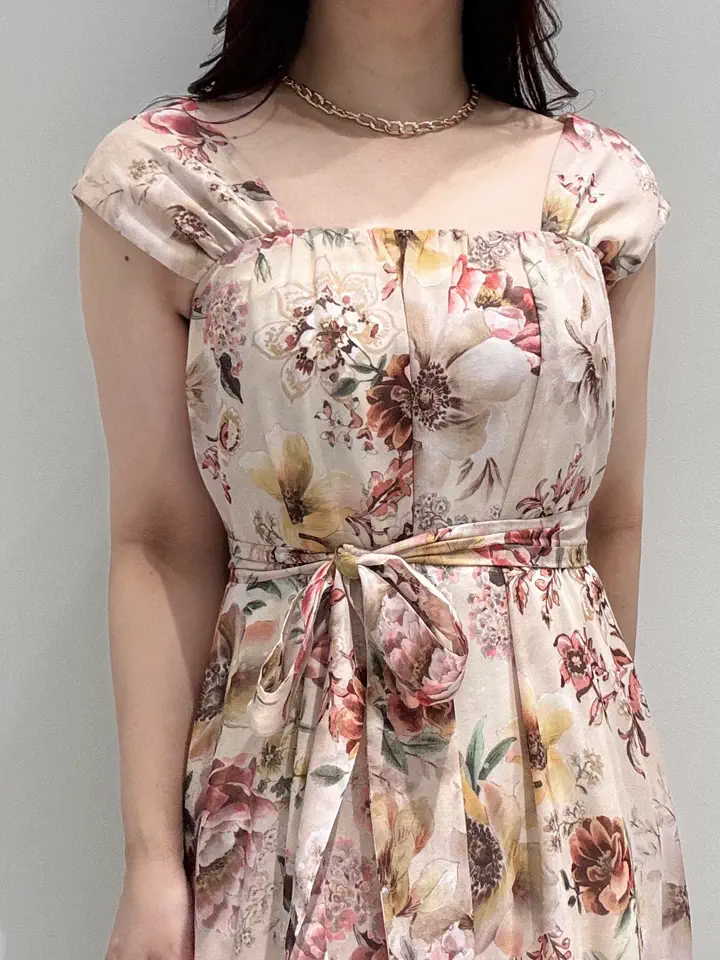 GRACE CONTINENTAL MOMOKO コーディネート画像