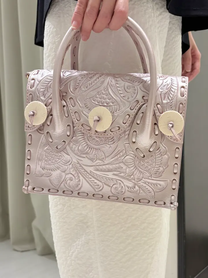 GRACE CONTINENTAL Abe コーディネート画像