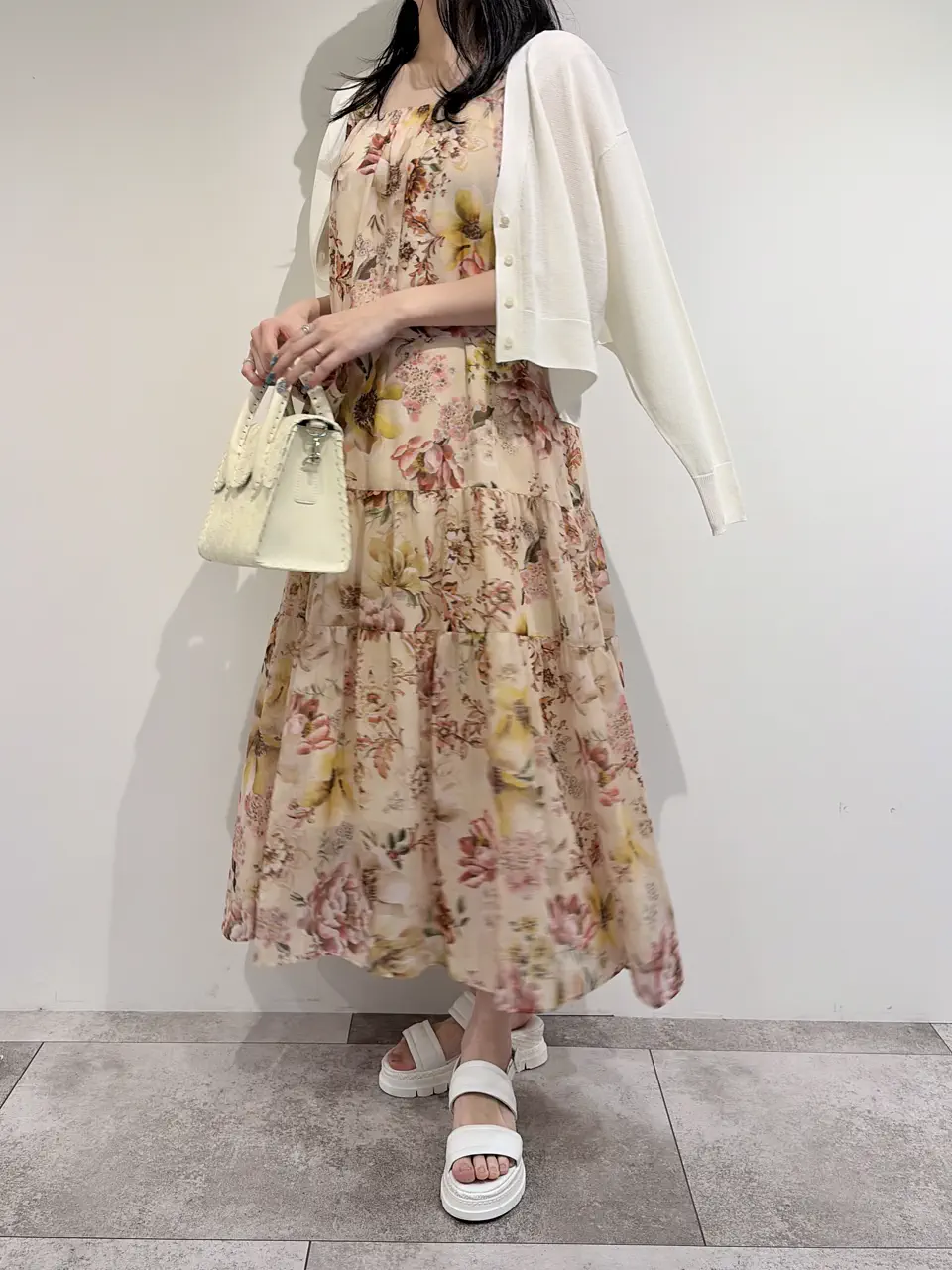 GRACE CONTINENTAL 端場 わかな コーディネート画像