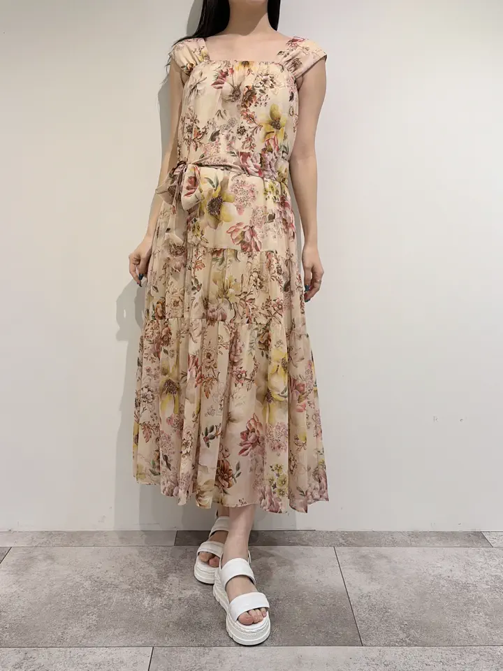 GRACE CONTINENTAL 端場 わかな コーディネート画像