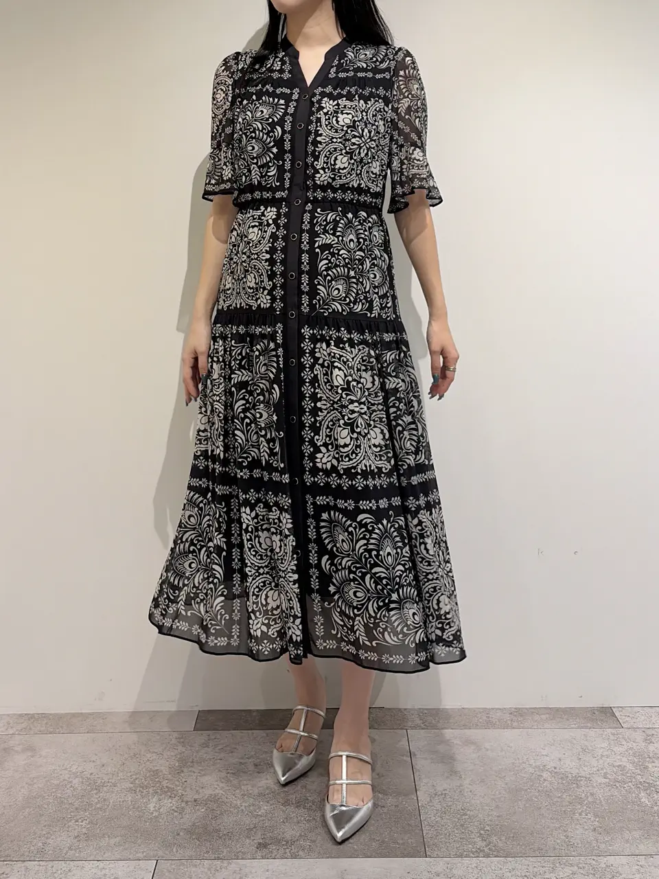 GRACE CONTINENTAL 端場 わかな コーディネート画像