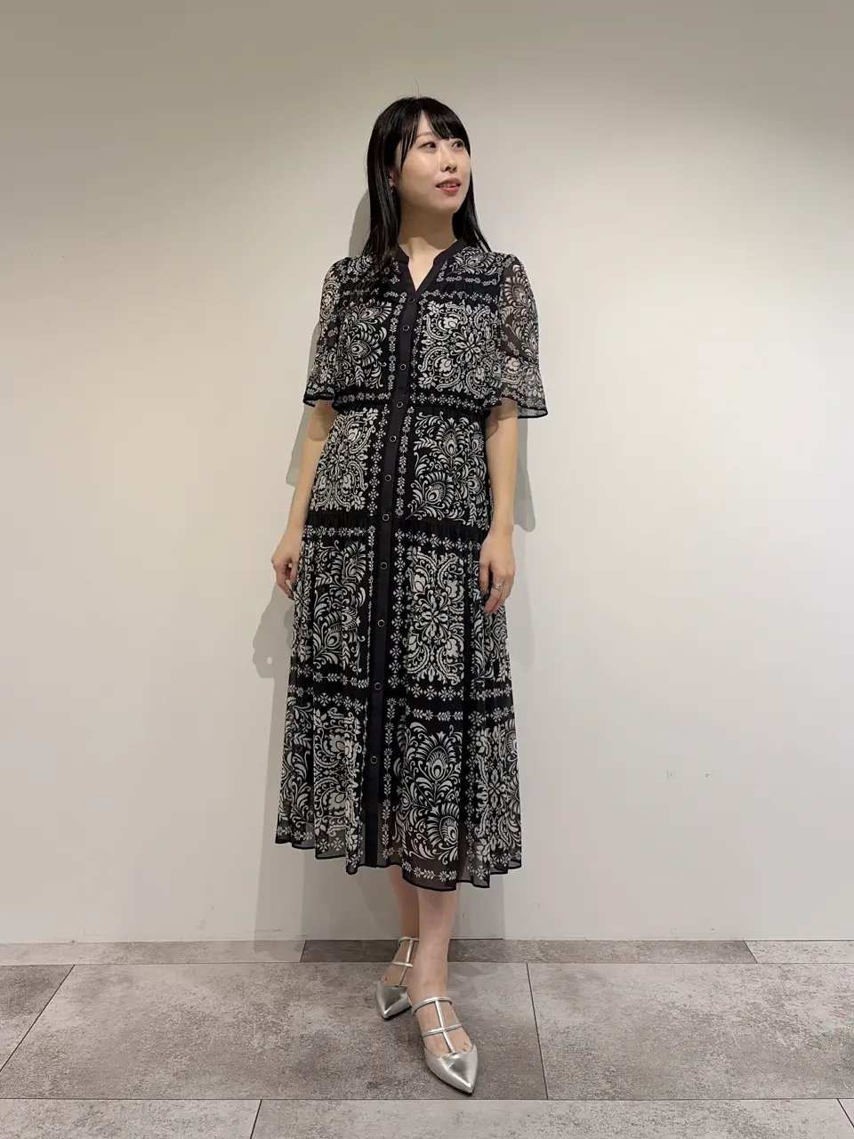 GRACE CONTINENTAL 端場 わかな コーディネート画像