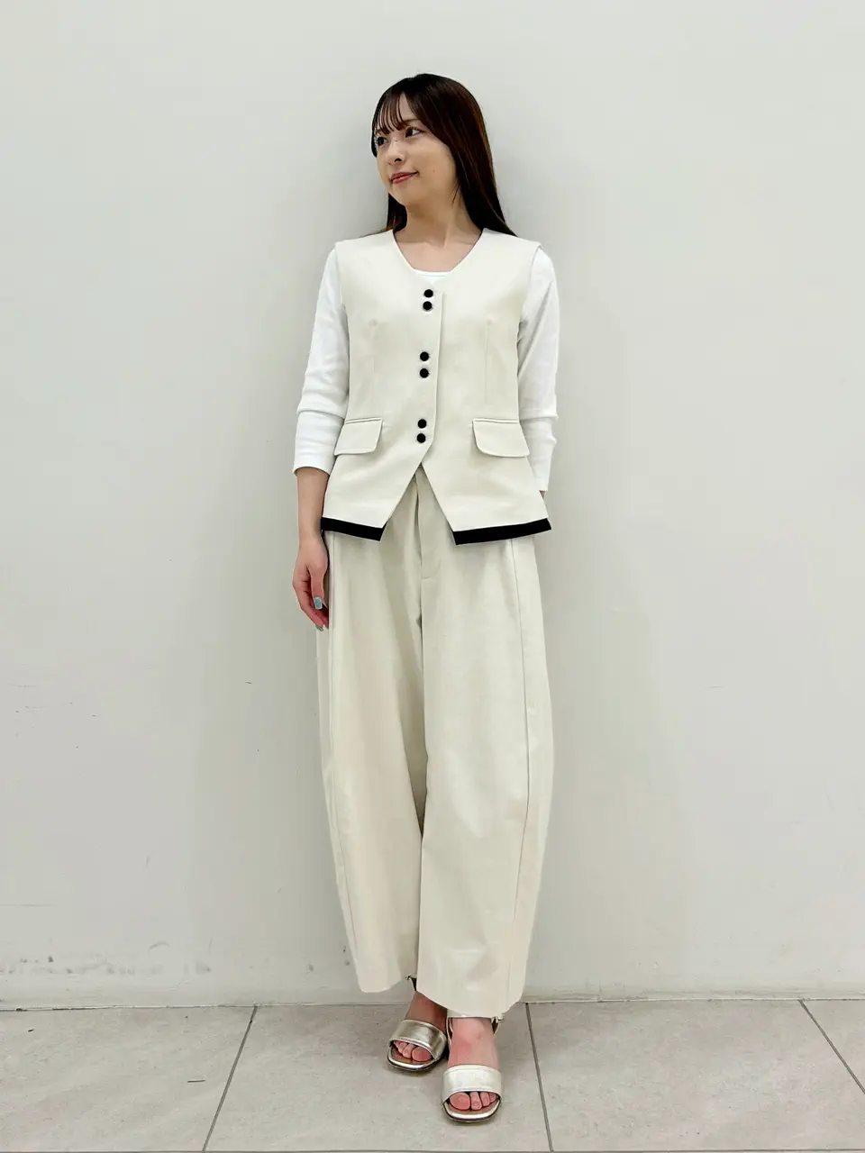  Miu Akamatsu コーディネート画像