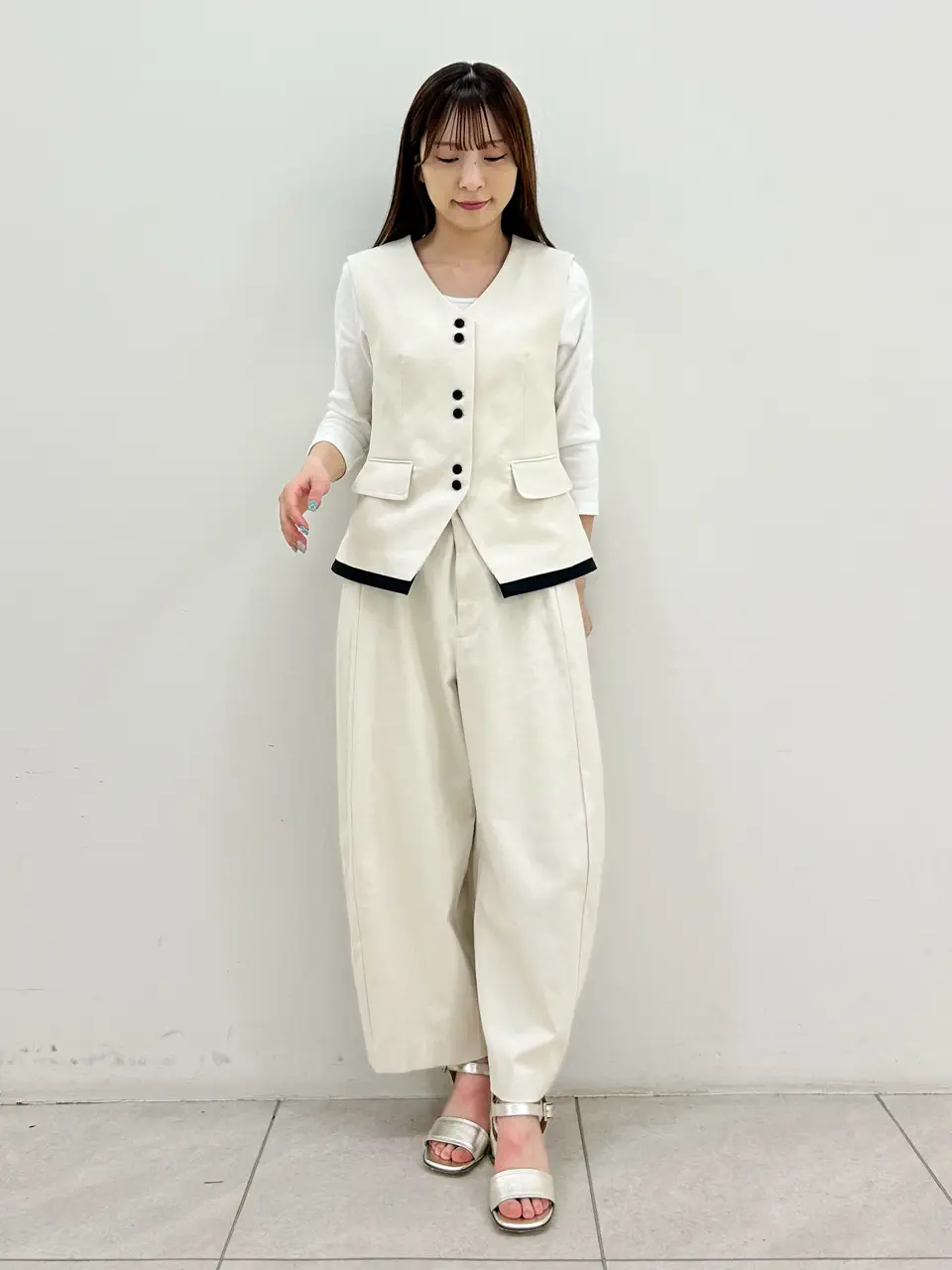 GRACE CONTINENTAL Miu Akamatsu コーディネート画像