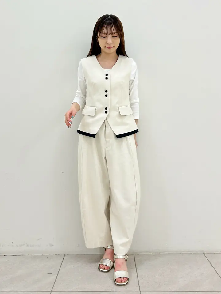 GRACE CONTINENTAL Miu Akamatsu コーディネート画像