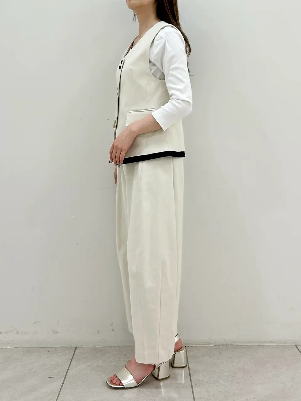 GRACE CONTINENTAL Miu Akamatsu コーディネート画像