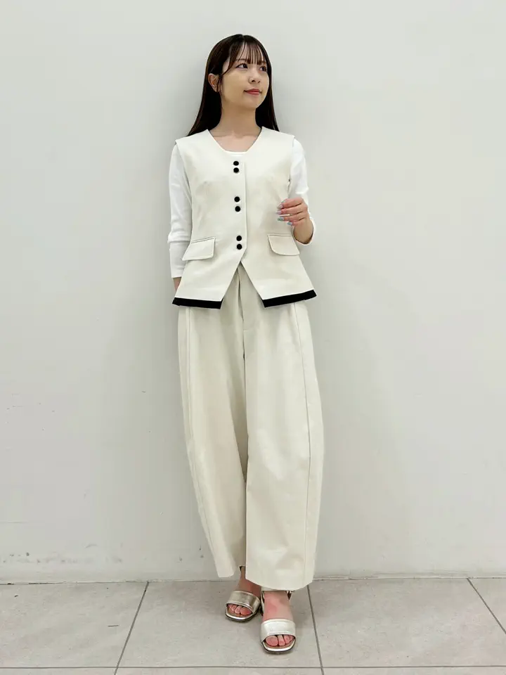 GRACE CONTINENTAL Miu Akamatsu コーディネート画像