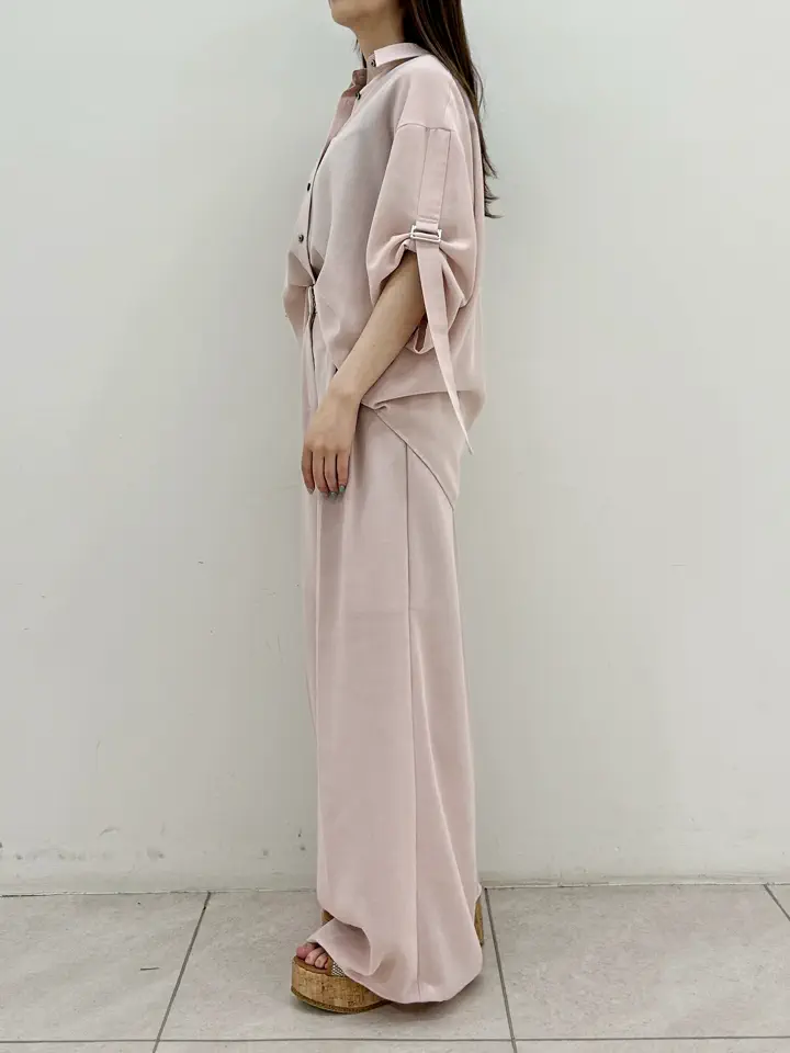 GRACE CONTINENTAL Miu Akamatsu コーディネート画像
