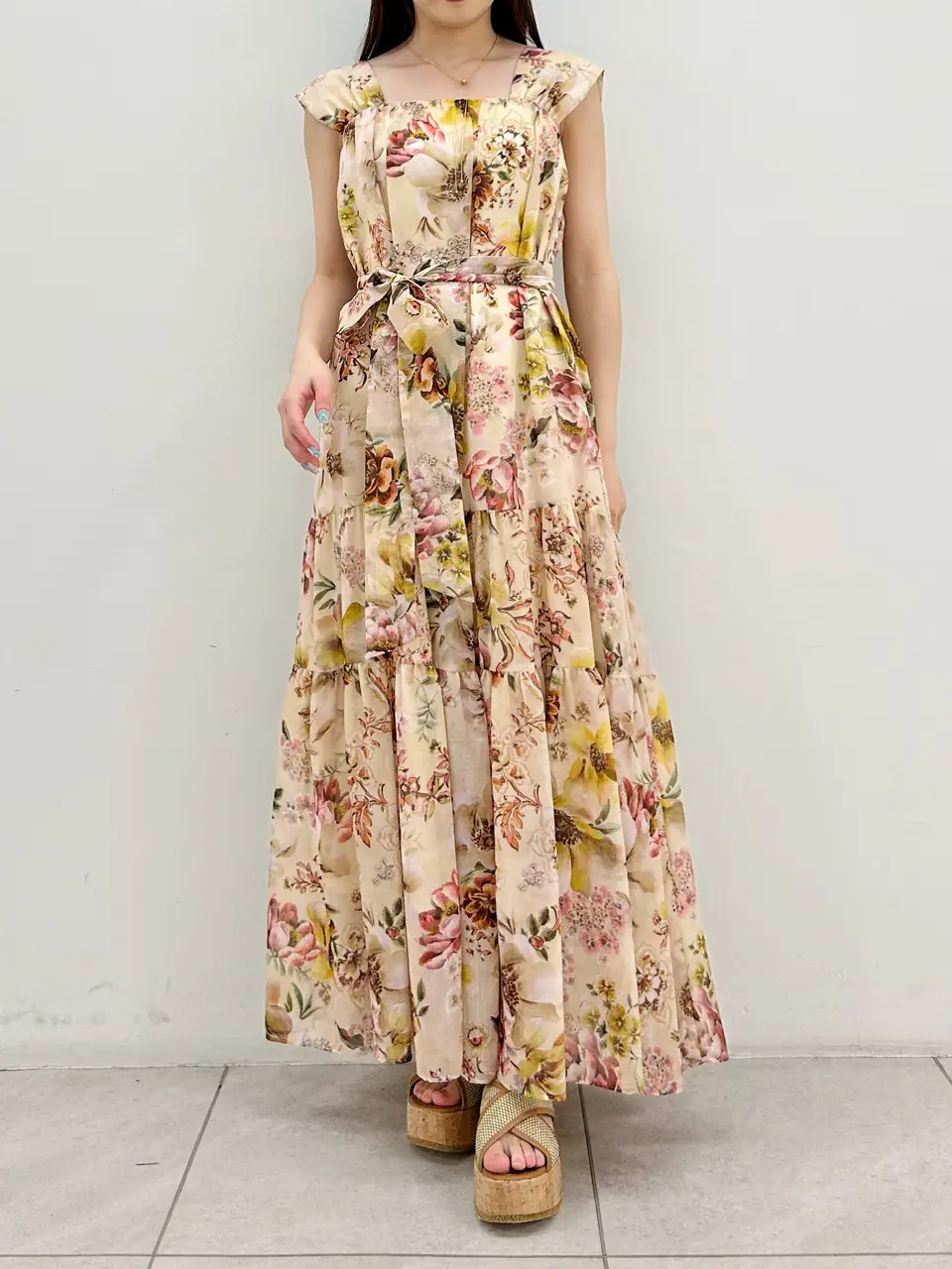 GRACE CONTINENTAL Miu Akamatsu コーディネート画像