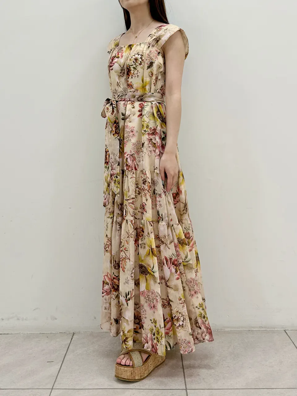 GRACE CONTINENTAL Miu Akamatsu コーディネート画像