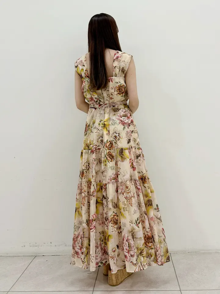 GRACE CONTINENTAL Miu Akamatsu コーディネート画像