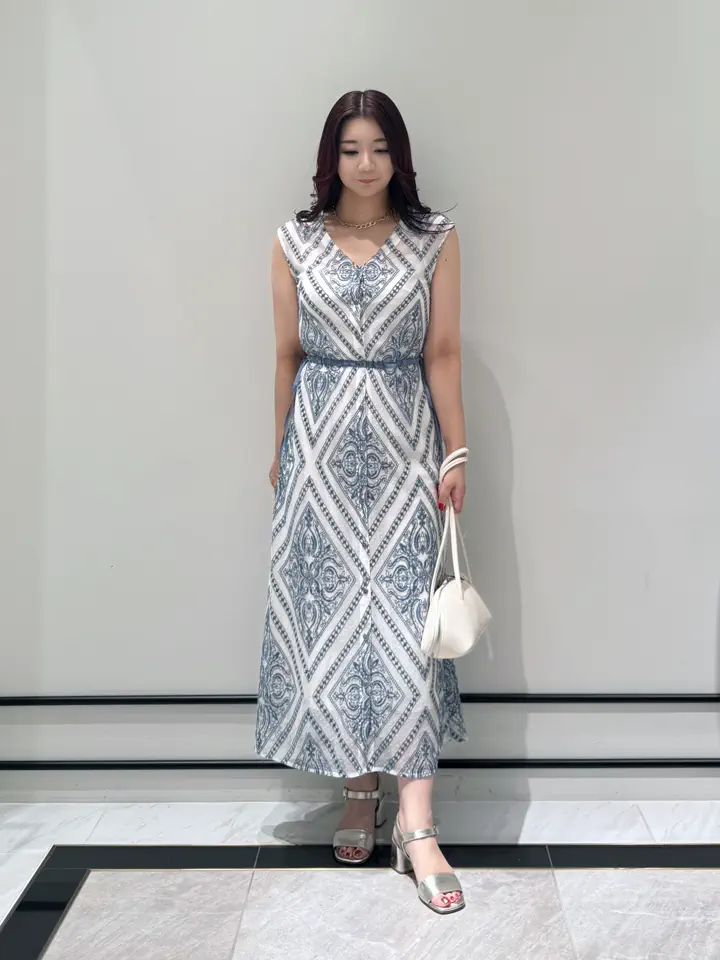 GRACE CONTINENTAL MOMOKO コーディネート画像