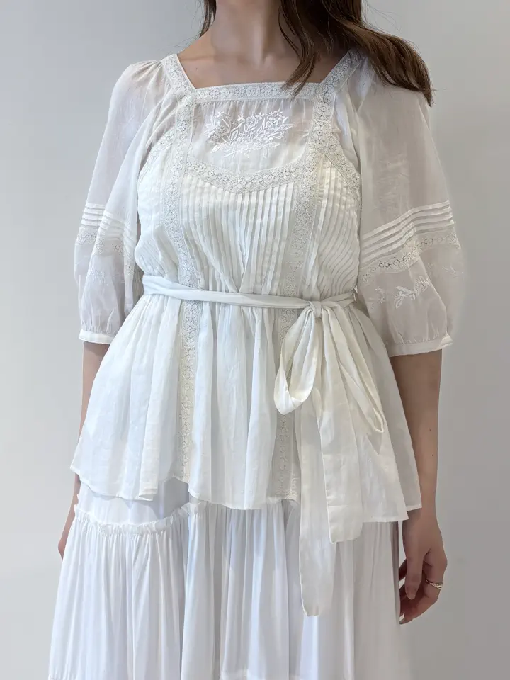 GRACE CONTINENTAL adachi miyuki コーディネート画像