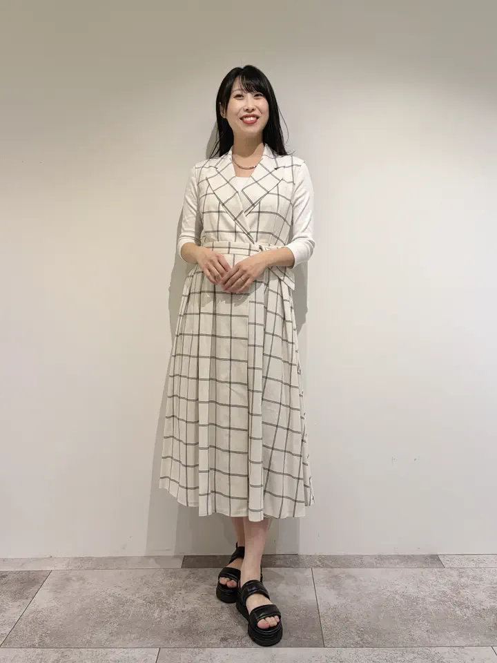 GRACE CONTINENTAL 端場 わかな コーディネート画像
