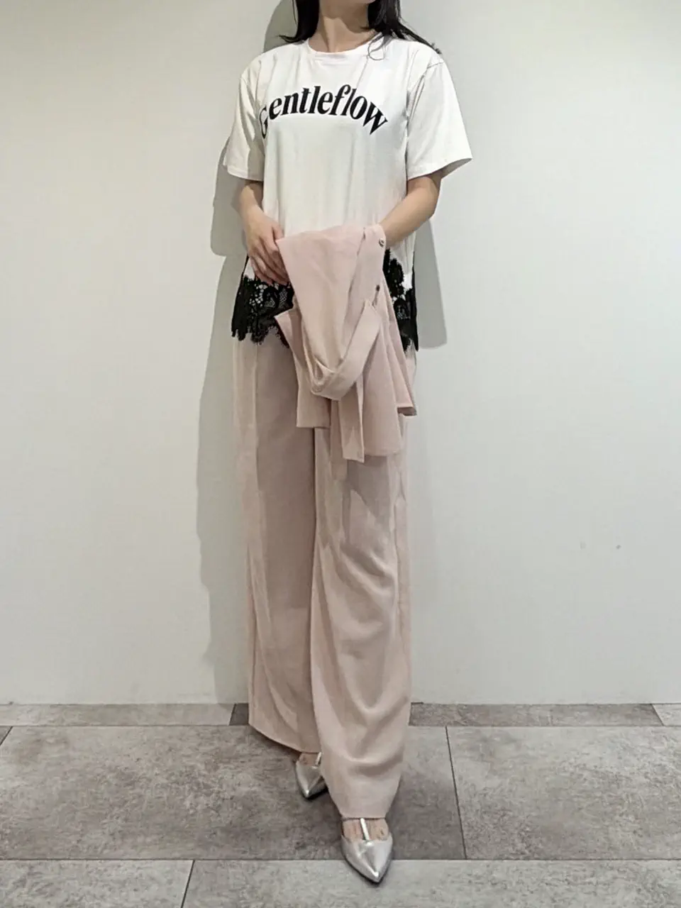 GRACE CONTINENTAL 端場 わかな コーディネート画像