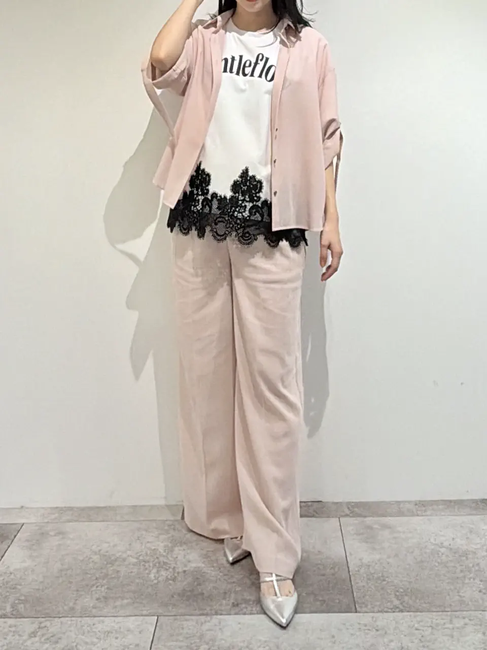 GRACE CONTINENTAL 端場 わかな コーディネート画像