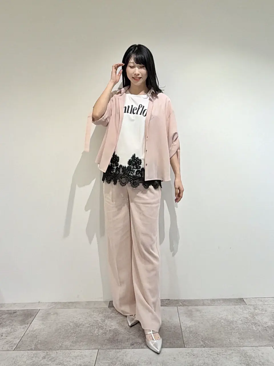 GRACE CONTINENTAL 端場 わかな コーディネート画像