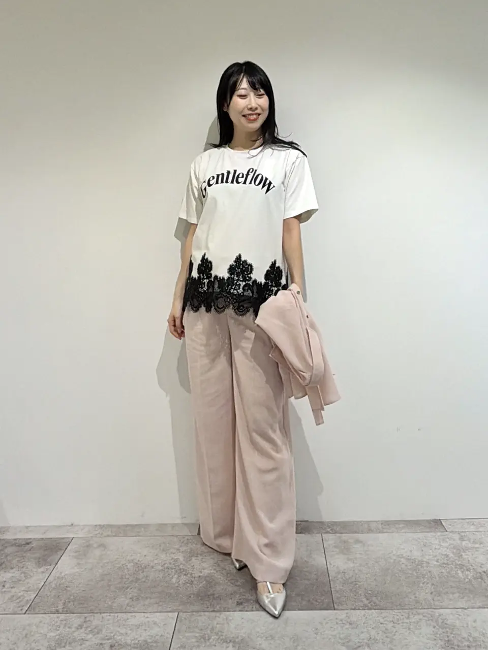 GRACE CONTINENTAL 端場 わかな コーディネート画像