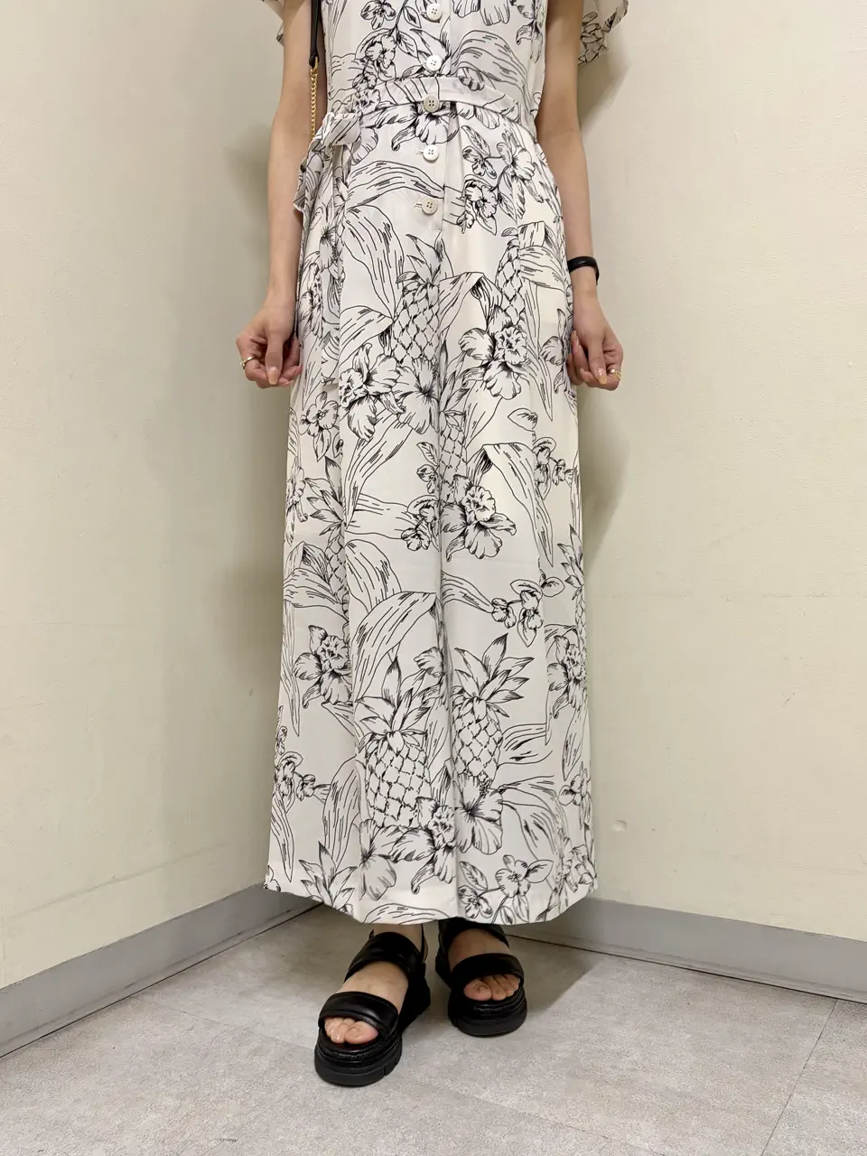 GRACE CONTINENTAL 亀田 未希 コーディネート画像