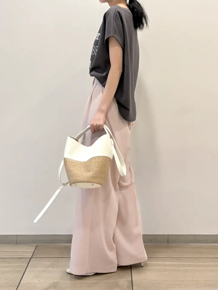 GRACE CONTINENTAL yoshi コーディネート画像