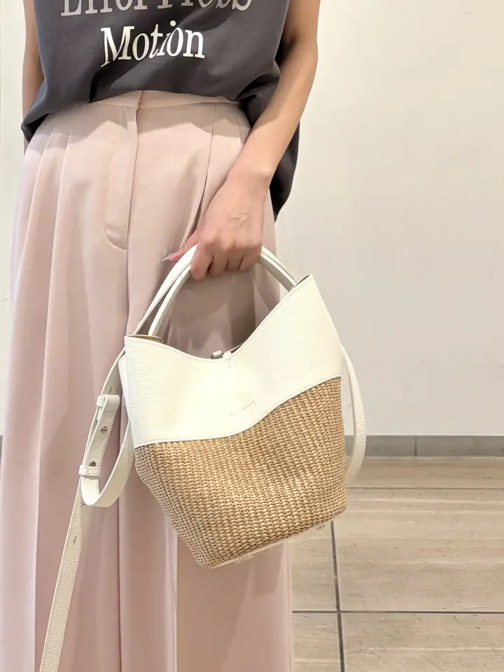 GRACE CONTINENTAL yoshi コーディネート画像