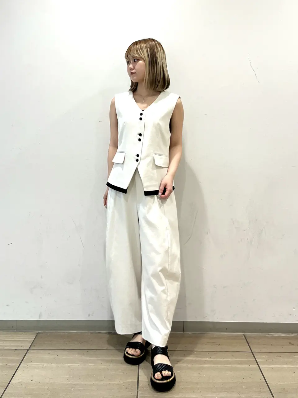  Fujisawa Yuri コーディネート画像